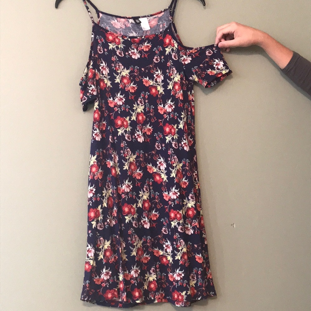 Off the shoulder floral dress w/ spaghetti straps